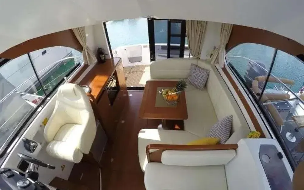 slider 6 Beneteau Antares 30 Fly