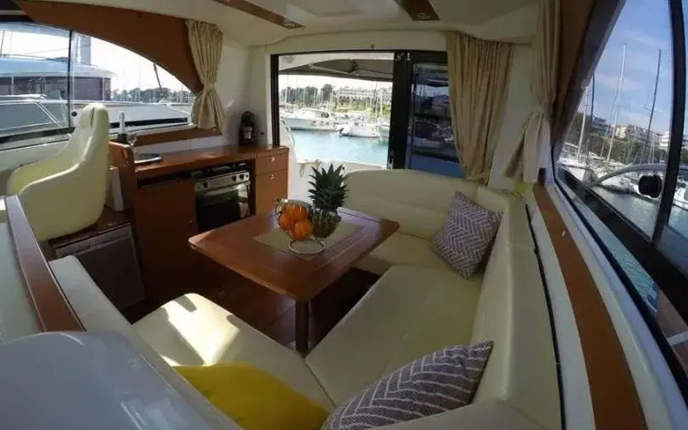 slider 7 Beneteau Antares 30 Fly