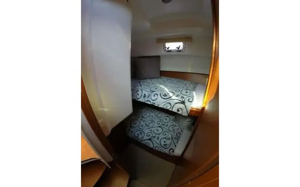 slider 8 Beneteau Antares 30 Fly