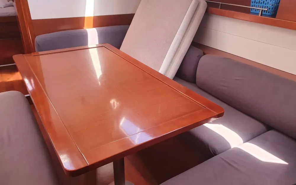 slider 5 Beneteau Oceanis 50