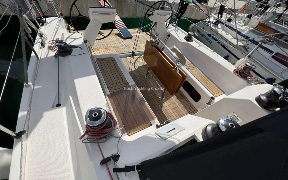 slider 12 Salona  380