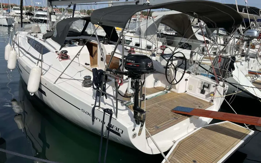 slider 5 Salona  380