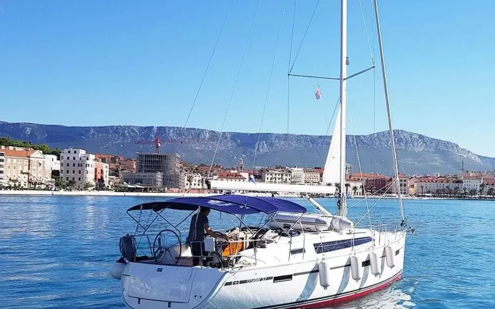 slider 0 Bavaria  37 Cruiser