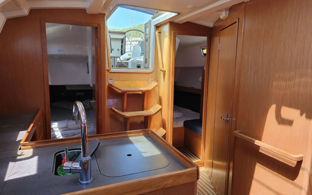 slider 2 Bavaria  37 Cruiser