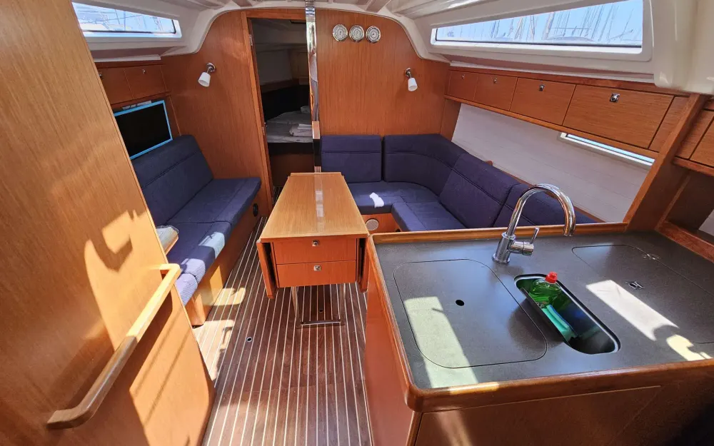 slider 5 Bavaria  37 Cruiser