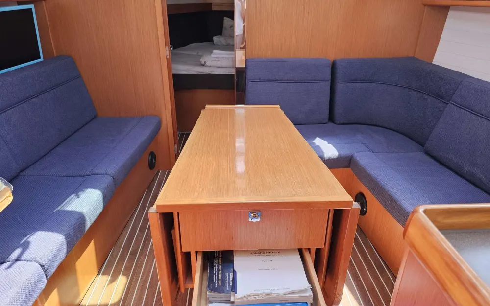 slider 6 Bavaria  37 Cruiser
