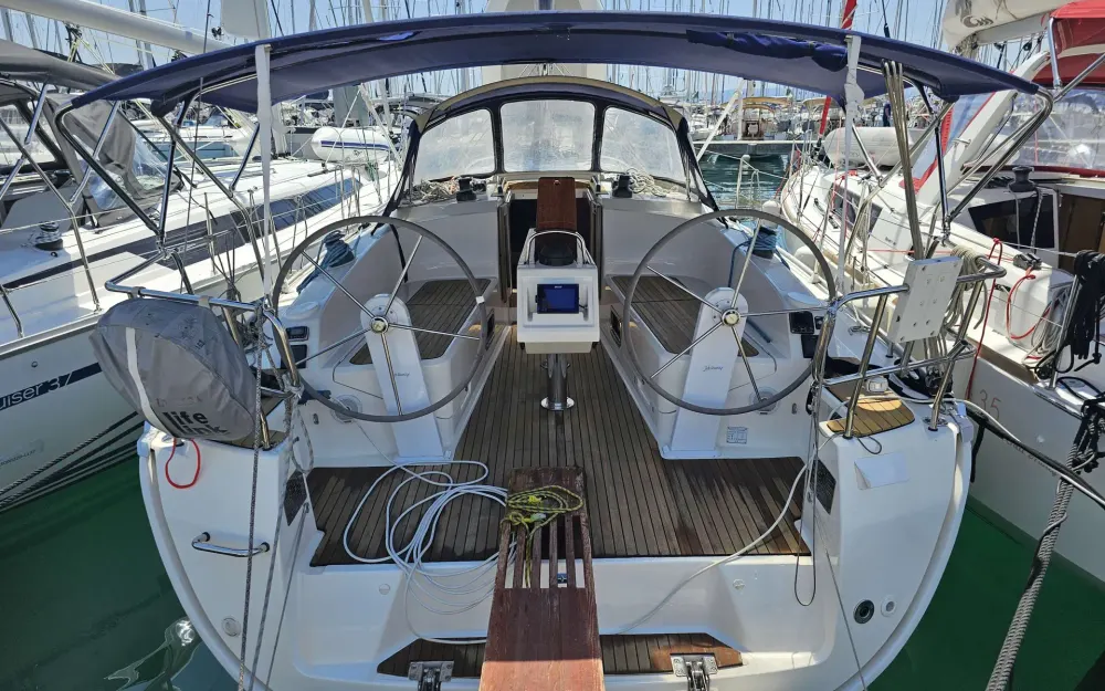 slider 8 Bavaria  37 Cruiser