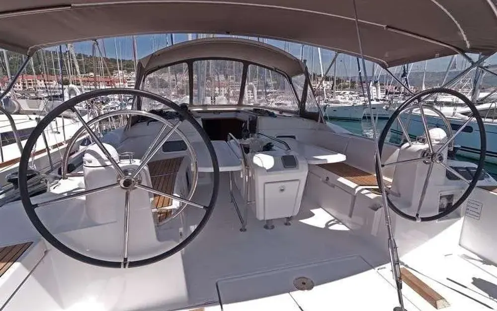 slider 10 Jeanneau Sun Odyssey 469
