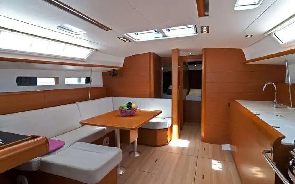 slider 11 Jeanneau Sun Odyssey 469