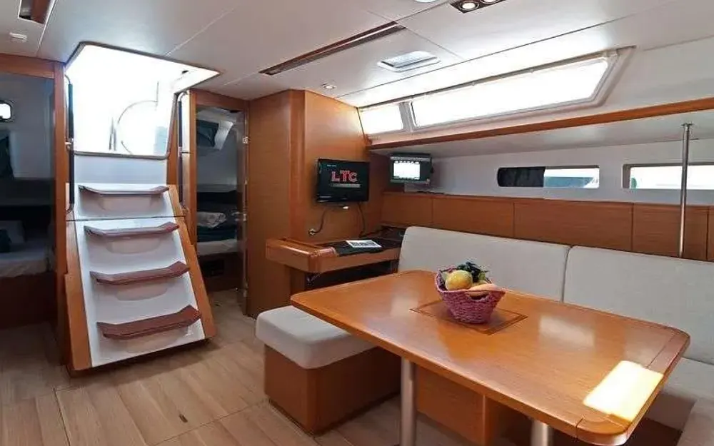 slider 2 Jeanneau Sun Odyssey 469