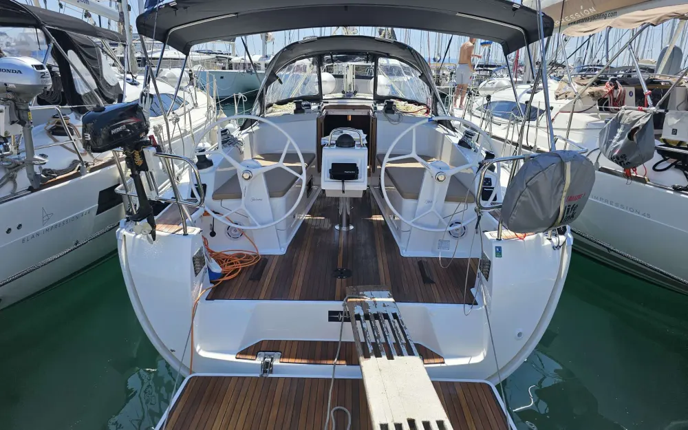 slider 10 Bavaria  37 Cruiser