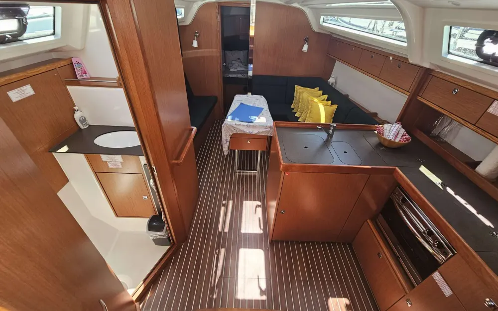 slider 11 Bavaria  37 Cruiser