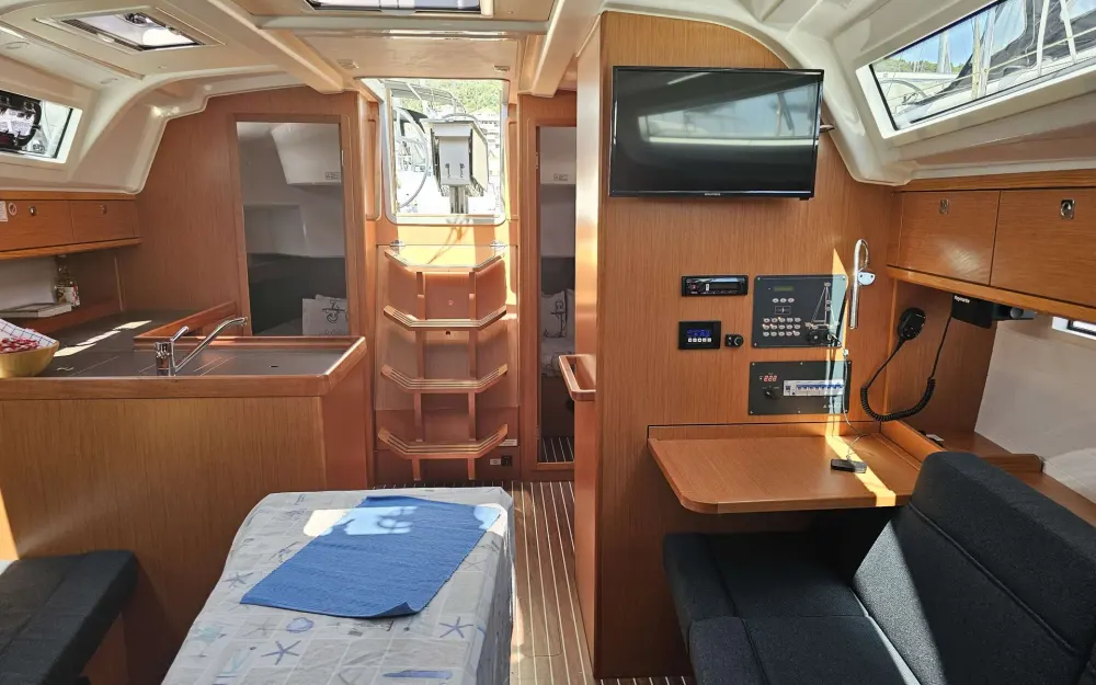 slider 4 Bavaria  37 Cruiser