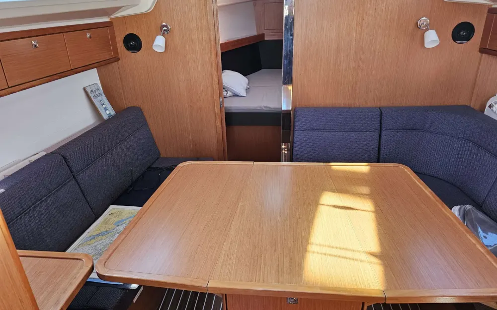slider 12 Bavaria  37 Cruiser