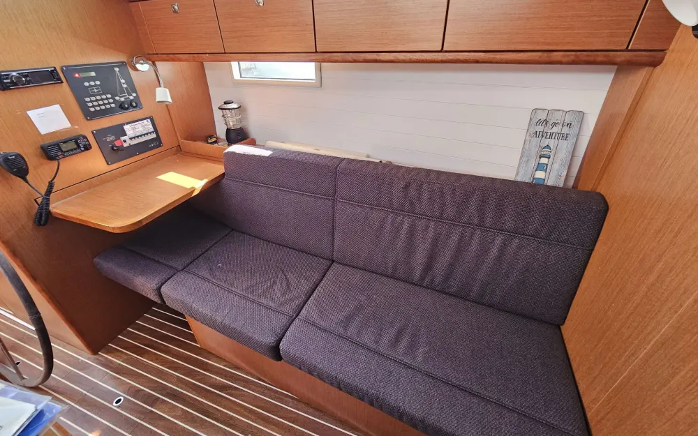 slider 2 Bavaria  37 Cruiser