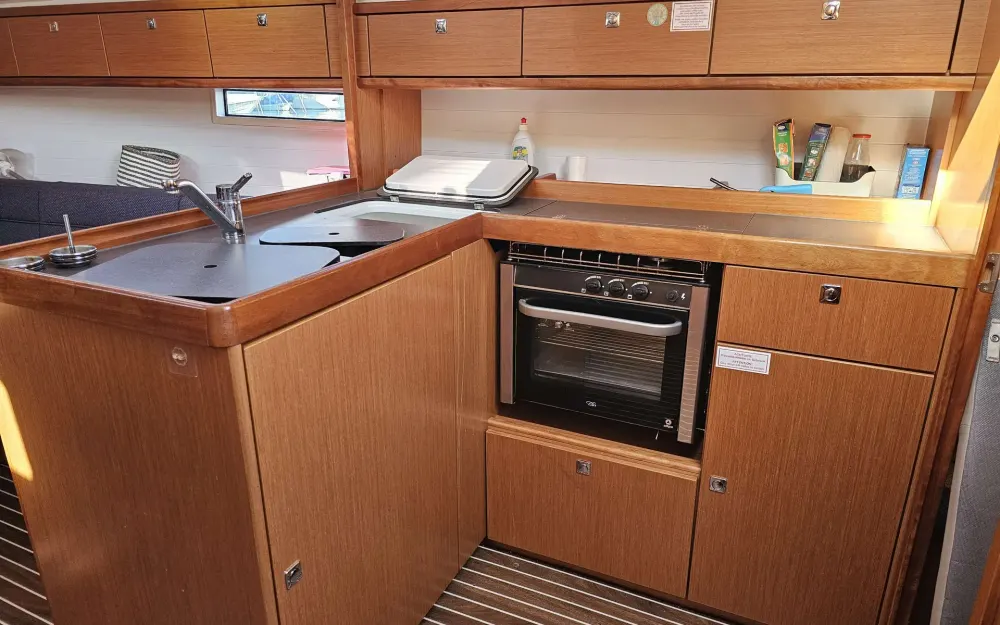 slider 4 Bavaria  37 Cruiser