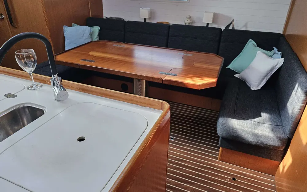 slider 11 Bavaria  56 Cruiser