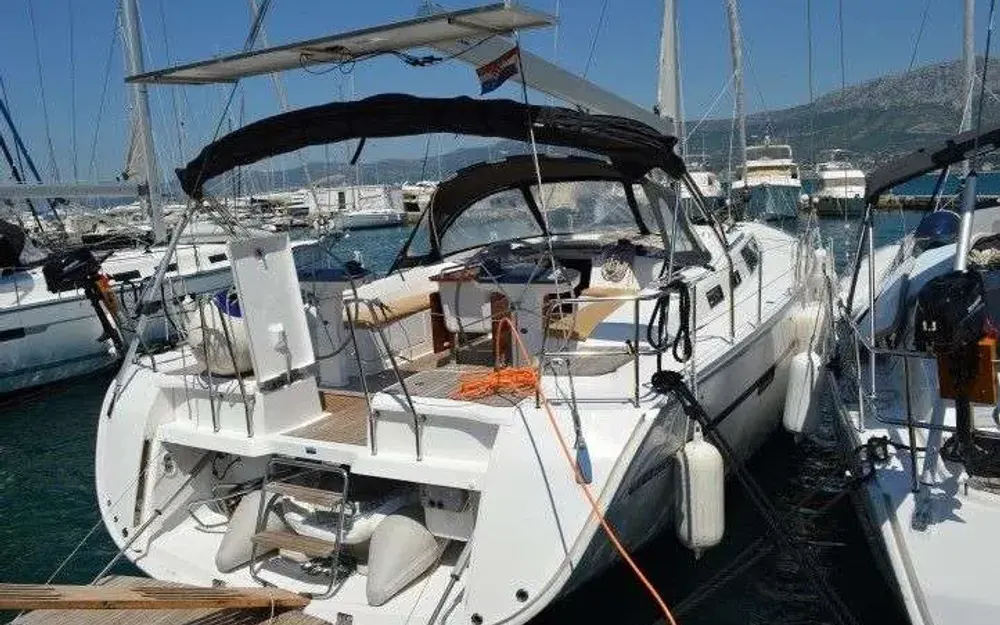 slider 7 Bavaria  56 Cruiser
