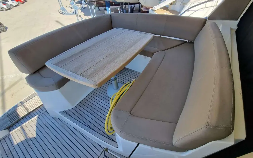 slider 10 Jeanneau Prestige 390 S