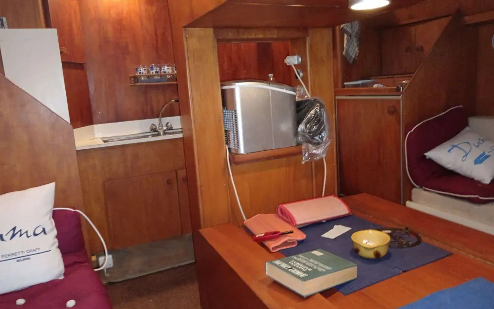 slider 10 Ferretti Altura 424
