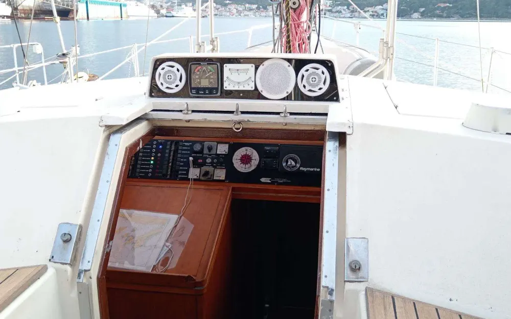 slider 6 Ferretti Altura 424