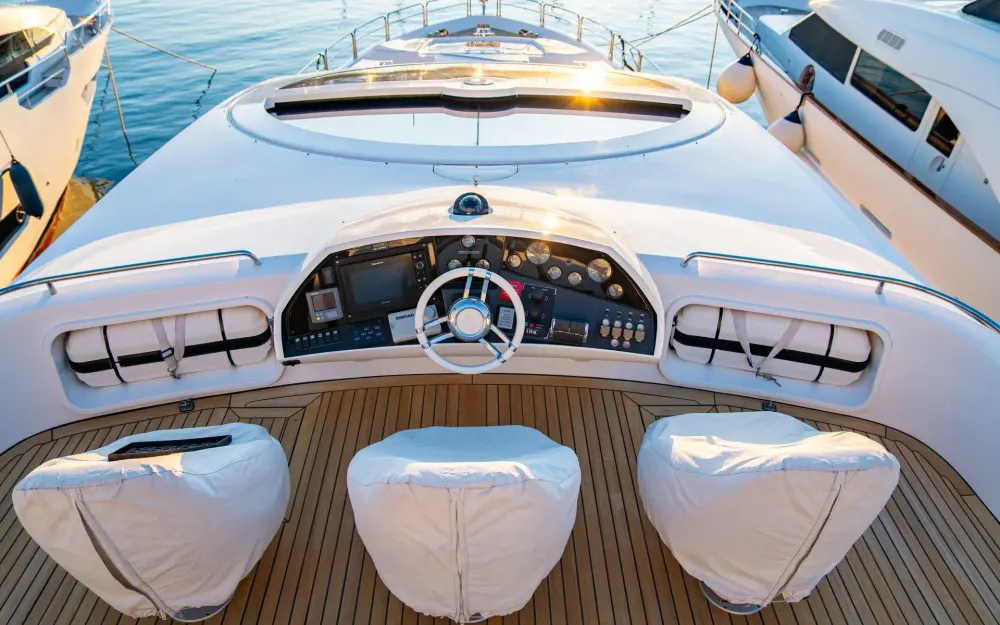 slider 10 Sunseeker Predator 92