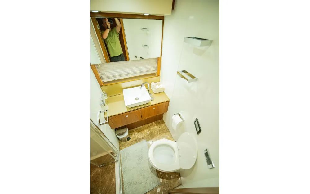 slider 11 Sunseeker Predator 92