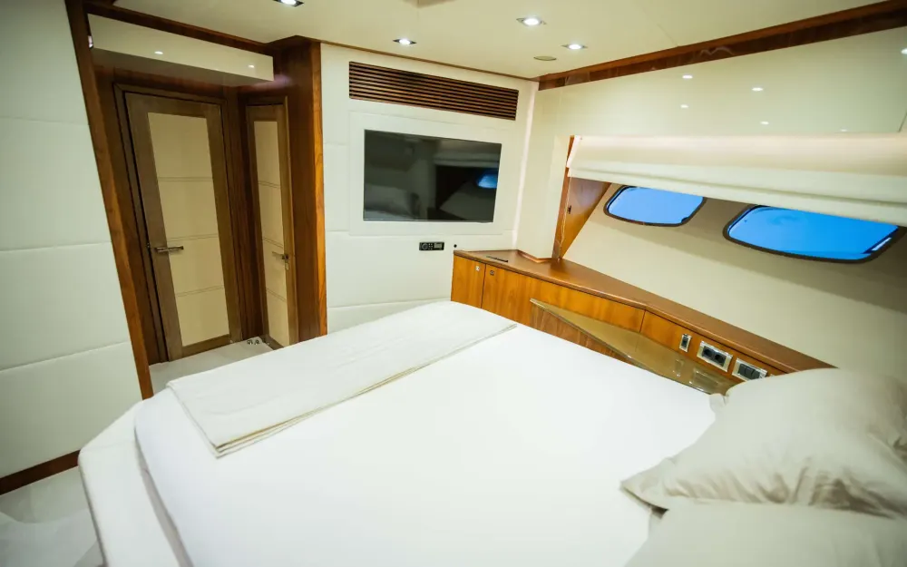 slider 18 Sunseeker Predator 92