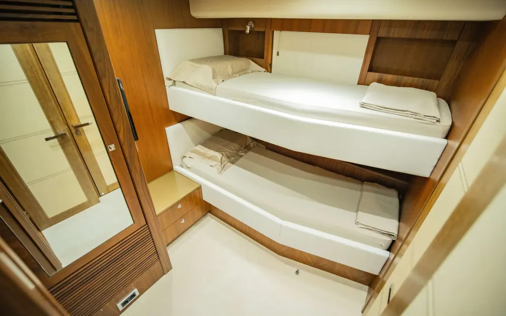slider 27 Sunseeker Predator 92