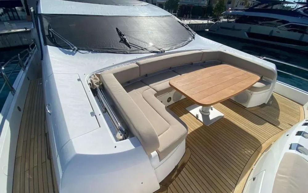 slider 30 Sunseeker Predator 92