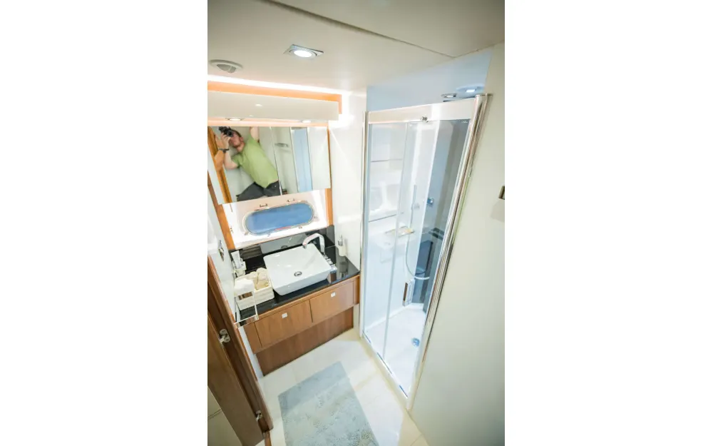 slider 3 Sunseeker Predator 92