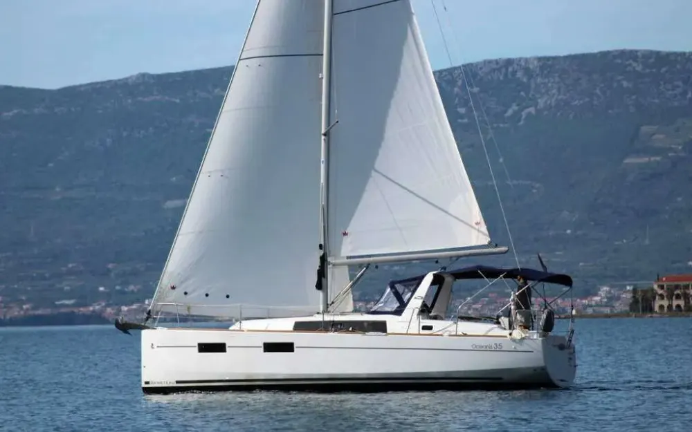 slider 0 Beneteau Oceanis 35