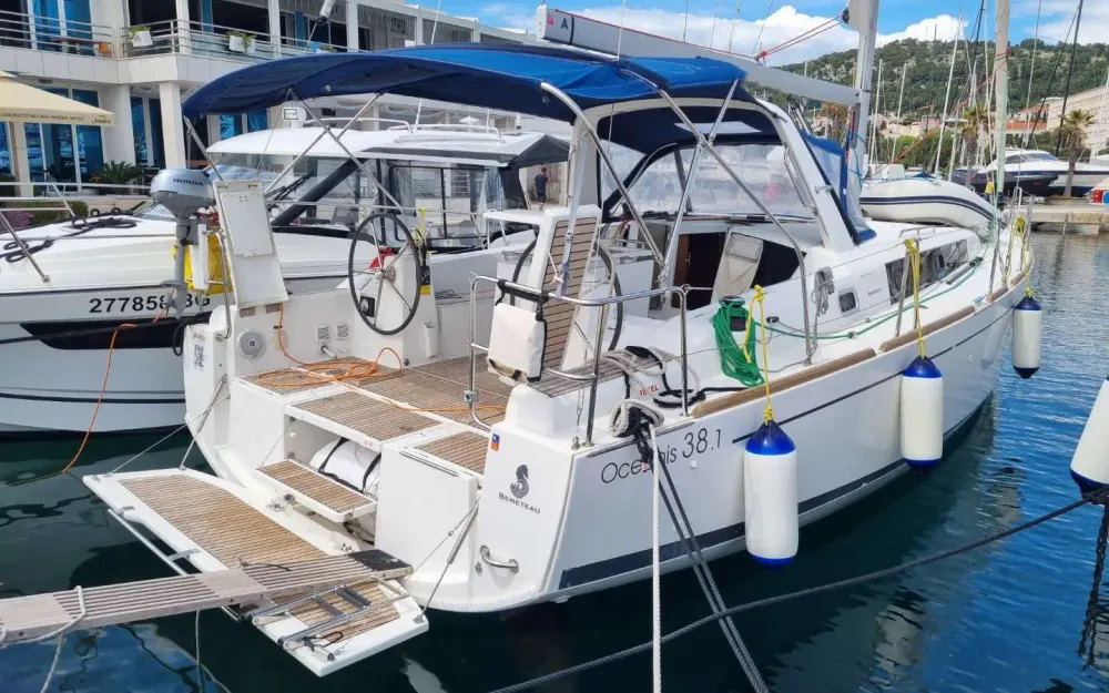 slider 0 Beneteau Oceanis 38.1