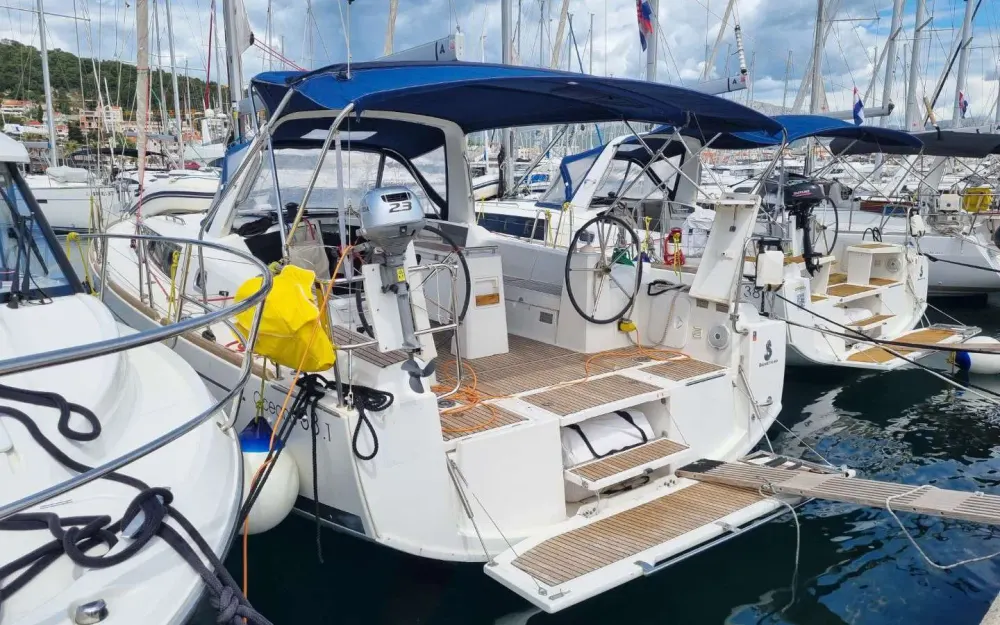 slider 11 Beneteau Oceanis 38.1