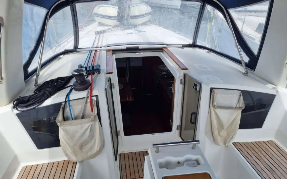 slider 12 Beneteau Oceanis 38.1