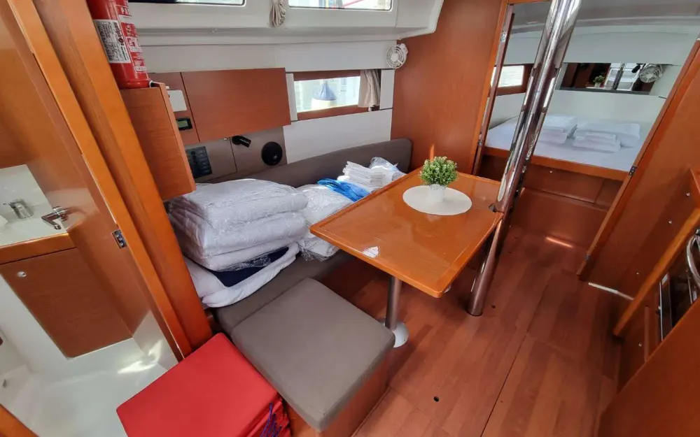 slider 18 Beneteau Oceanis 38.1