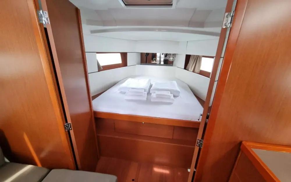 slider 22 Beneteau Oceanis 38.1