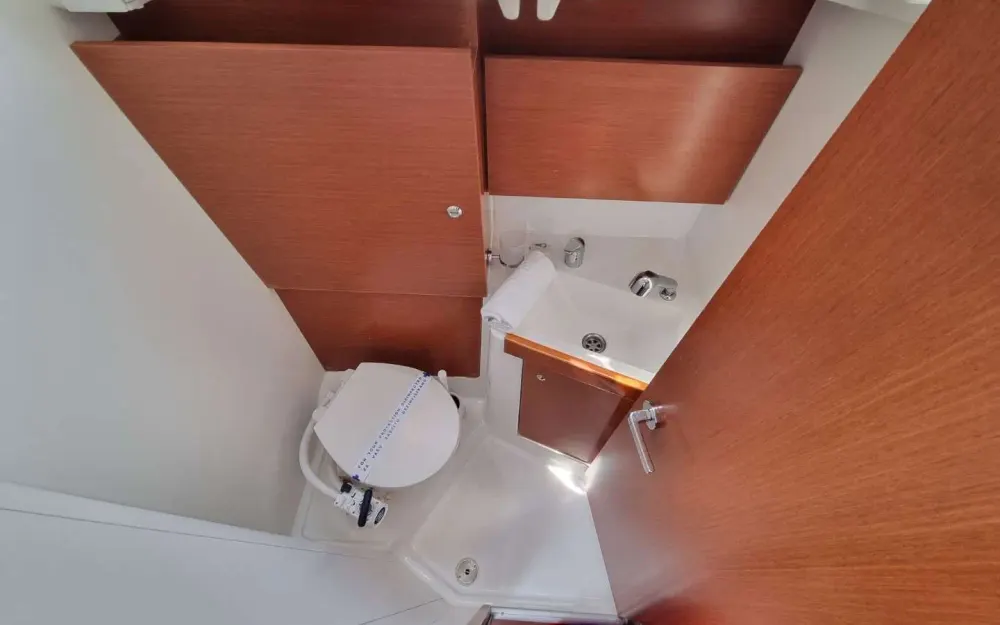 slider 23 Beneteau Oceanis 38.1