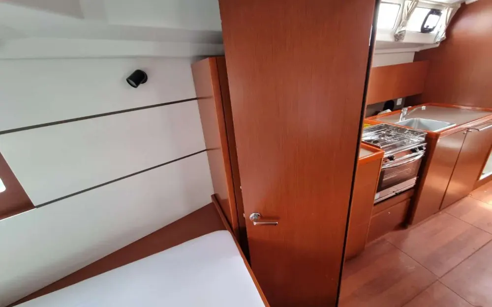 slider 6 Beneteau Oceanis 38.1