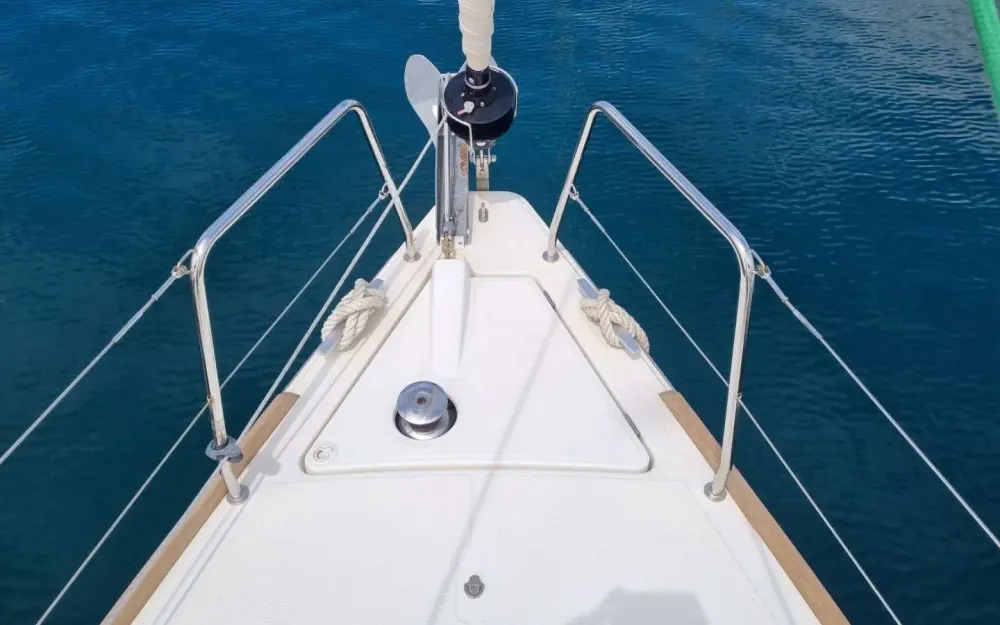 slider 8 Beneteau Oceanis 38.1