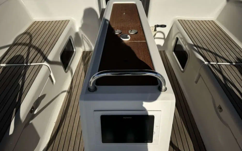 slider 10 Dufour 450