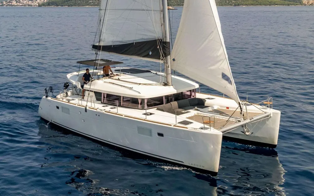 slider 0 Lagoon  450 Sport Top