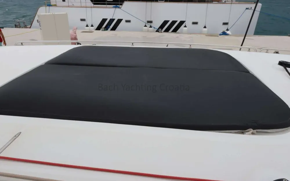 slider 13 Lagoon  450 Sport Top