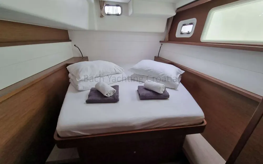 slider 15 Lagoon  450 Sport Top