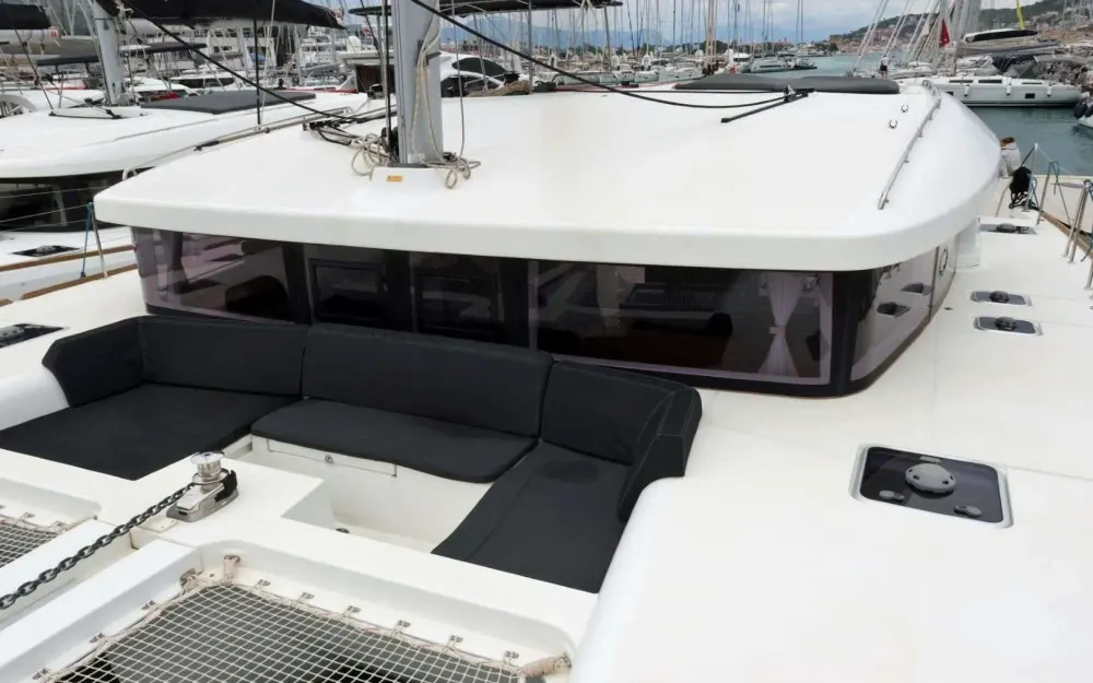 slider 17 Lagoon  450 Sport Top