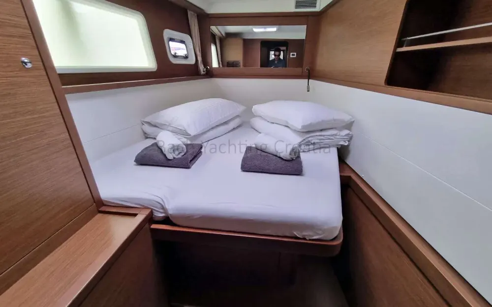 slider 20 Lagoon  450 Sport Top