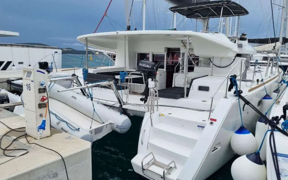 slider 26 Lagoon  450 Sport Top