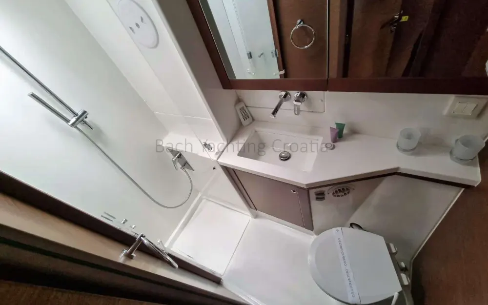 slider 29 Lagoon  450 Sport Top