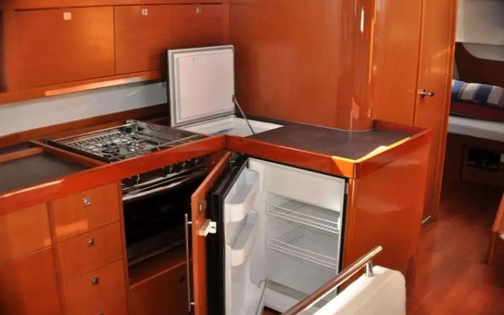 slider 3 Beneteau Oceanis 48