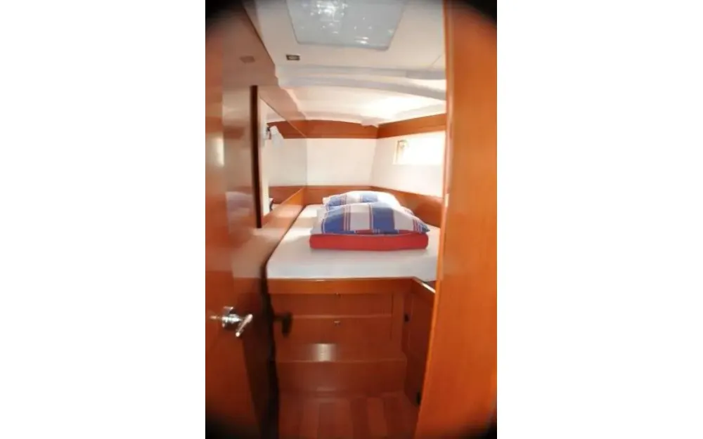slider 6 Beneteau Oceanis 48